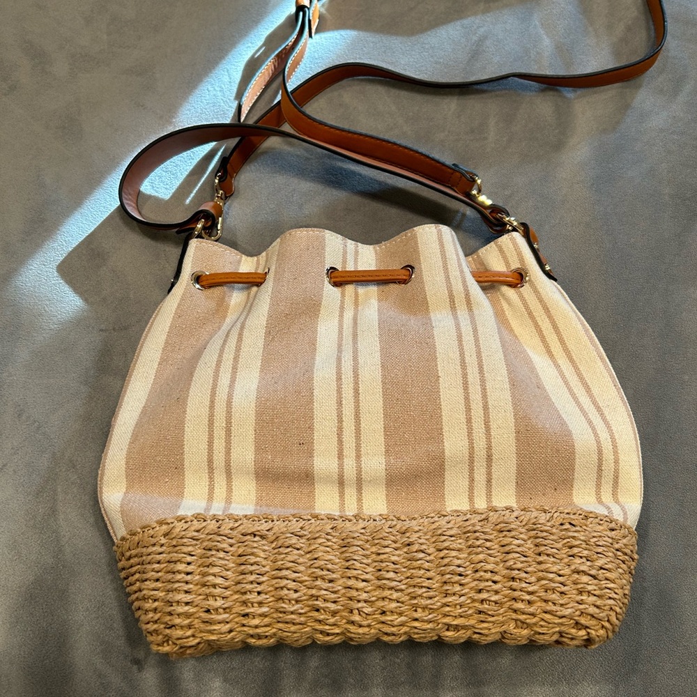 Women’s Bucket Bag - Picture 4 of 5